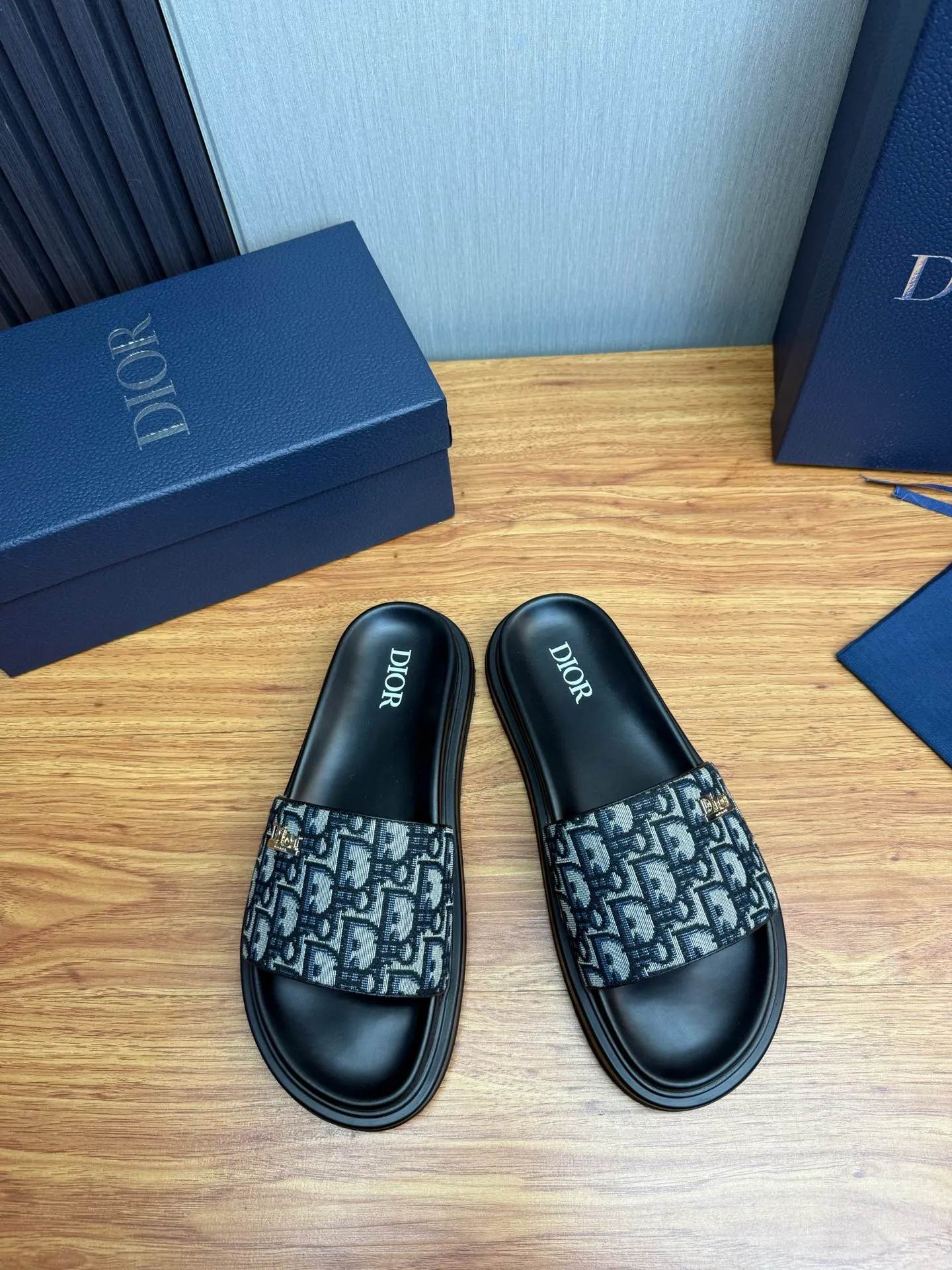 Men's shoes 260💰 Dior. Men's slippers🩴Official website 1:1 production 38-45 size 45 46 🉑️Customized original material shipped✅